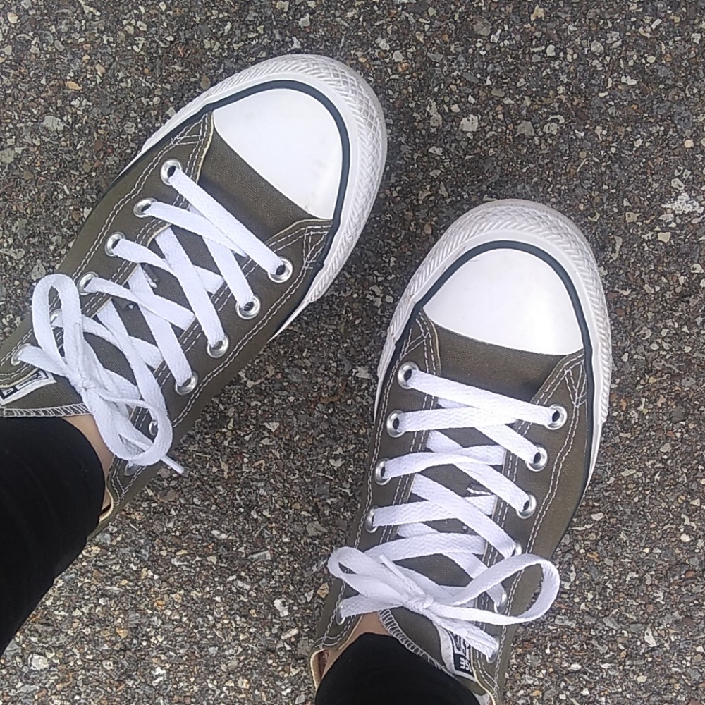 Converse olive green size 9